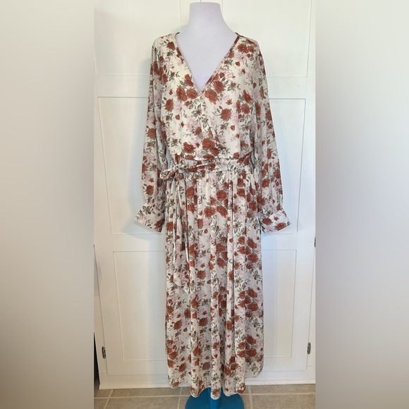 indigo soul Dresses & Skirts - Indigo Soul Fall Floral Wrap Maxi Dress in Cream and Rust-Tone XXL